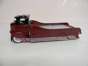lot 62 image: The Danbury Mint Limited Edition 124 Die Cast Replica - 1930s GMC Custom Car Carrier Hauler - GREAT PIECE - NICE - SEE PICTURES