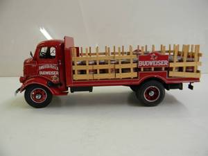lot 64 image: The Danbury Mint Limited Edition 124 Die Cast Replica - 1938 Budweiser Delivery Truck - GREAT PIECE - NICE - SEE PICTURES