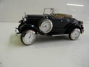 lot 81 image: The Danbury Mint Limited Edition 124 Die Cast Replica - Ford Model A Clock - GREAT PIECE - NICE - SEE PICTURES