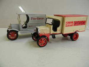 lot 93 image: 2 DIE CAST COIN BANKS - ERTL 1912 FORD FORDSON & KENWORTH SNYDER - NICE - COOL PIECES - SEE PICTURES