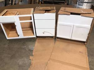 lot 21 image: Lot of Assorted Kitchen Cainets  Customer Returns See Pictures
