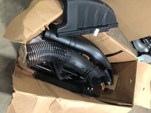lot 25 image: Double Bagger for 42- and 46-inch Decks  Customer Returns See Pictures