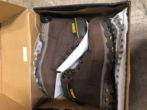 lot 42 image: DEWALT Mens Halogen 6 Work Boots - Soft Toe - Brown Crazy Horse Size 12(M) Customer Returns See Pictures