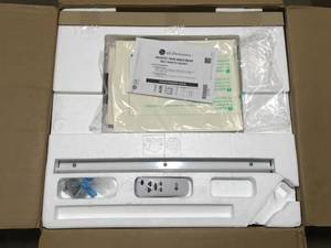 lot 9 image: LG 8000 BTU Room Air Conditioner Customer return review pictures