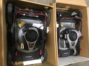 lot 21 image: 2 Lots of Murrray Lawn Mowers For Parts Customer Returns See Pictures