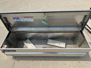 lot 6 image: Weatherguard Tool Box 61 Inch with Key