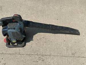 lot 20 image: Shindaiwa EB2510 Blower ($289 retail new)