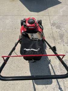lot 25 image: Troy Bilt TB110 Lawnmower