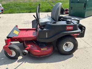 lot 1 image: Toro Timecutter SS 5500 Zero Turn Mower $4600 New (works excellent)