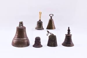 lot 84 image: 6 Antique Bronze Bells
