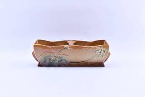 lot 135 image: Roseville Pottery Wincraft Window Box