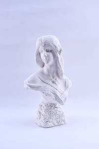 lot 115 image: Ceramic Bust of a Woman
