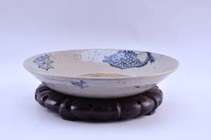 lot 138 image: Antique Chinese Porcelain Plate with Fish