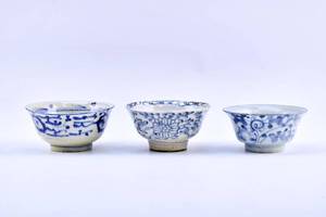 lot 156 image: 3 Antique Chinese Porcelain Blue & White Bowls