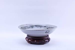 lot 141 image: Large Antique Chinese Porcelain Bowl