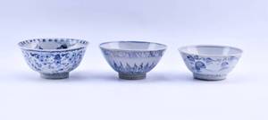 lot 145 image: 3 Antique Chinese Porcelain Blue & White Bowls