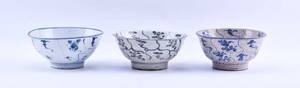 lot 146 image: 3 Antique Chinese Porcelain Footed Bowls