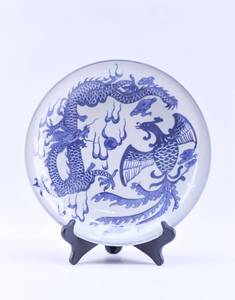 lot 18 image: Blue and White Porcelain Dragon & Phoenix Dish w Guangxu Mark