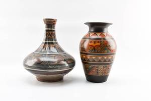 lot 285 image: Pair of Mexican Decorated Vases