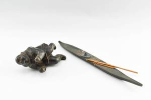 lot 298 image: 2 Inuit Soapstone Carvings