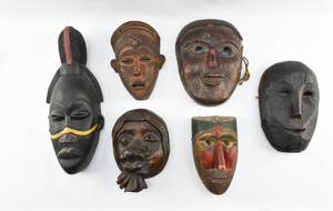 lot 60 image: 6 Carved Wood Masks