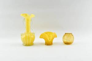 lot 383 image: Group of 3 Yellow Decorative Art Glass Vases