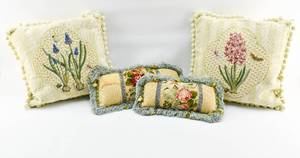 lot 430 image: 4 Vintage Needlepoint Pillows with Floral Designs