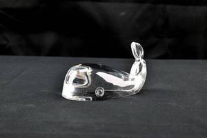 lot 4 image: Steuben Glass Whale