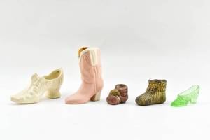 lot 56A image: Group of Small Ceramic, Porcelain, Glass Collectibles