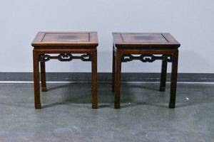 lot 134 image: 2 Chinese Export Side Tables
