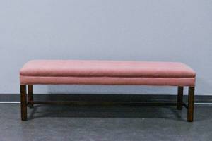 lot 135 image: Pink Tufted Bench