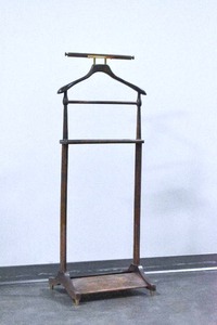 lot 138 image: Vintage Dressing Valet Stand