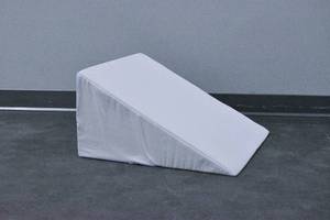 lot 155 image: Medical Foam Elevating Pillow