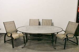 lot 157 image: Brown Jordan Patio Table with 4 Tropitone Chairs