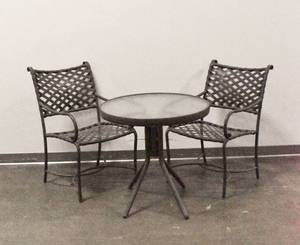 lot 161 image: Brown Jordan Patio Side Table with 2 Chairs