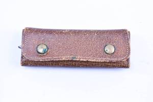 lot 81 image: Cute Leather Coin Pouch with Coins