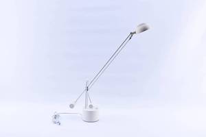 lot 295 image: White Metal Balanced Arm Desk Lamp