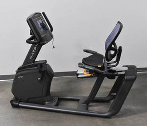 lot 39 image: Matrix Fitness R30 Dualform Stationary Recumbent Bicycle
