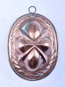 lot 100 image: Antique Oval Decorative Copper Hanging Jelly Mold