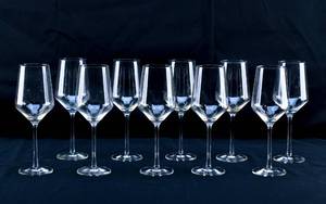 lot 234 image: 10 Zwiesel White Wine Glasses