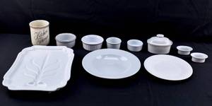lot 240 image: 11 Assorted Kitchen Objects