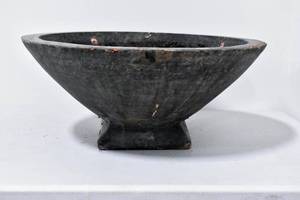 lot 174 image: Shallow Bowl Shaped Outdoor Planter