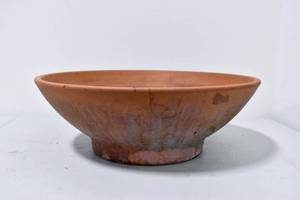 lot 177 image: Outdoor Terracotta Planter in a Sleek Modern Design