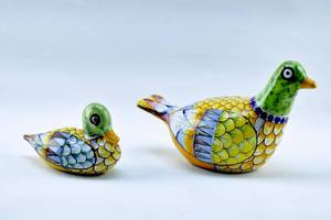lot 222 image: 2 Hand-painted Italy Majolica Ceramic Bird Statues