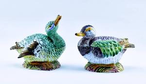 lot 220 image: 2 Ceramic Duck Lidded Bowls