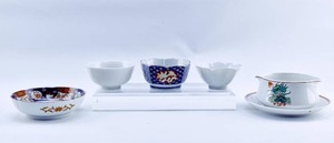lot 221 image: 5 Asian Porcelain Bowls