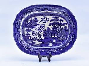 lot 217 image: Blue and White Chinoiserie Serving Platter
