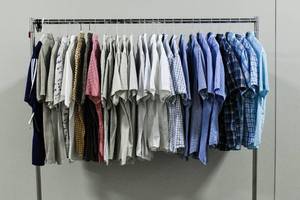 lot 339 image: 27 Mens Short Sleeve Shirts -- Button Ups, Polos, T-Shirt