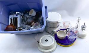 lot 397 image: Assortment of Kitchen Objects