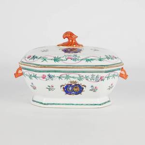 lot 47 image: Famille Rose Chinese Export Tureen and Undertray Marriage